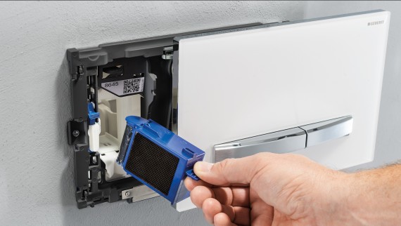 Geberit DuoFresh avec plaque de commande Sigma 50 et filtre en céramique à structure alvéolaire