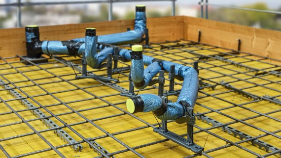 Utilisation du système Geberit Silent-db20 dans les dalles en béton avec un support de montage Utilisation du système Geberit Silent-db20 dans les dalles en béton avec un support de montage