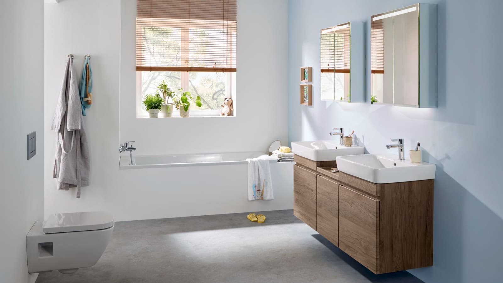 Salle de bains Renova avec baignoire Salle de bains Renova avec baignoire