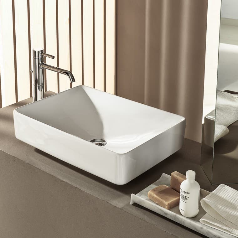 Lavabo et robinet à poser Lavabo et robinet à poser