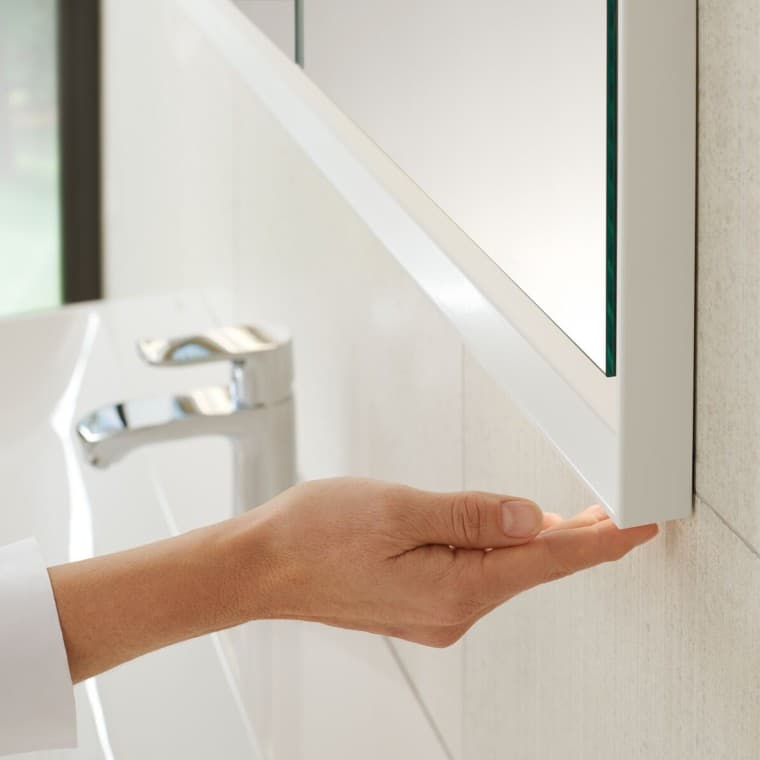 Armoire de toilette Geberit ONE avec ComfortLight Armoire de toilette Geberit ONE avec ComfortLight
