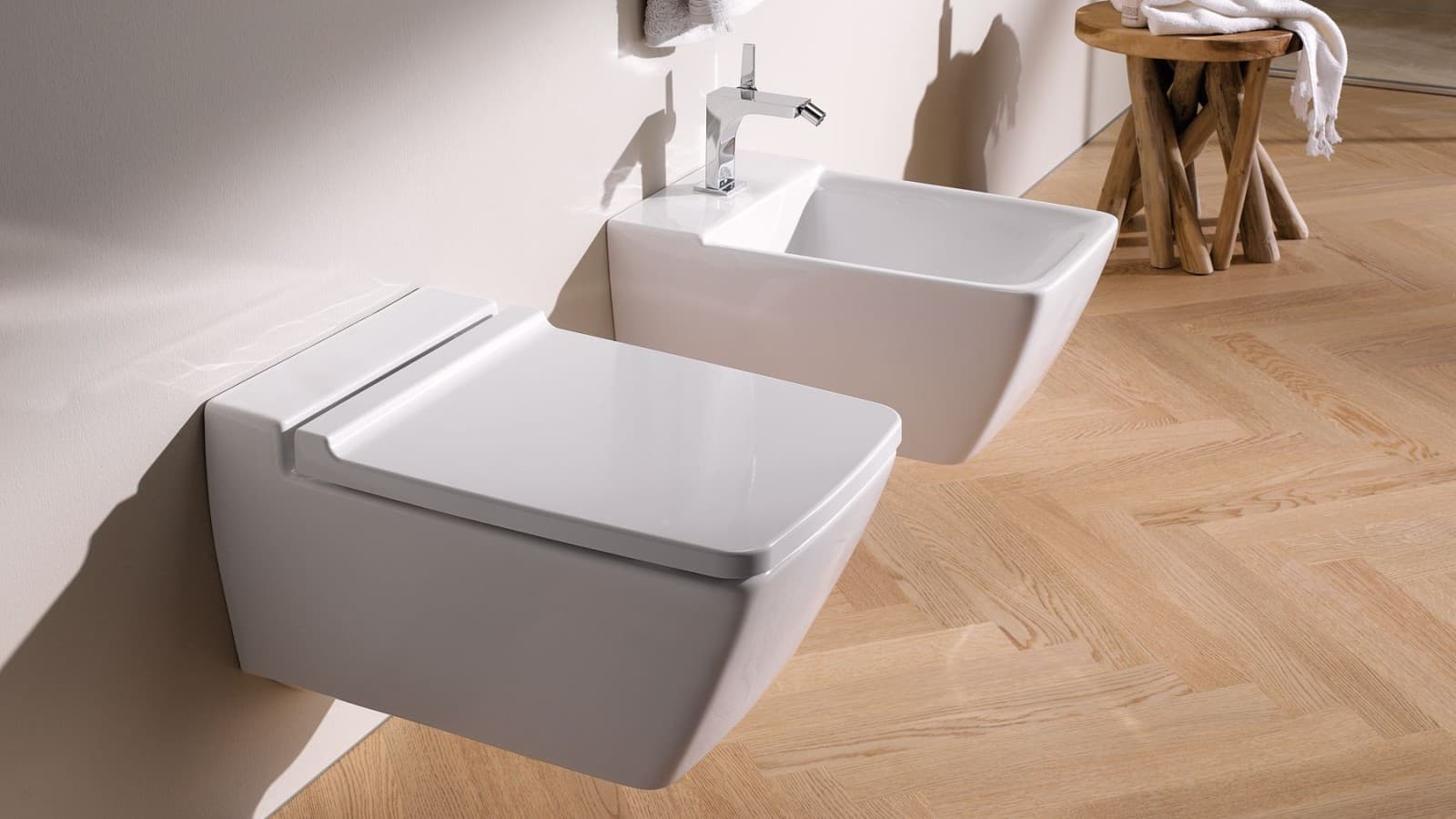 Série de salles de bains Geberit Xeno² avec WC et bidet sans trop-plein, avec Clou Série de salles de bains Geberit Xeno² avec WC et bidet sans trop-plein, avec Clou
