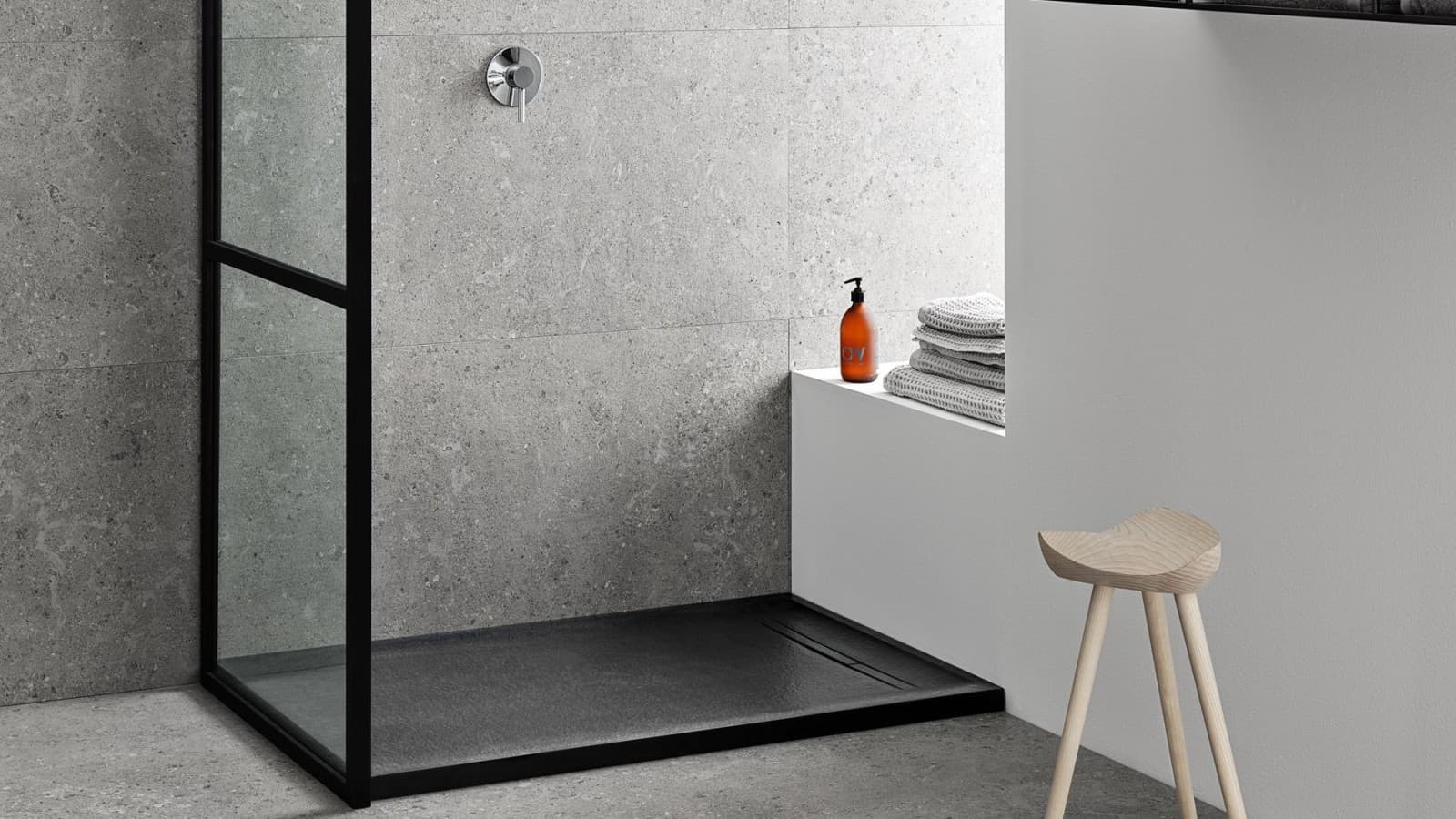 Receveur de douche Geberit Sestra en couleur graphite Receveur de douche Geberit Sestra en couleur graphite