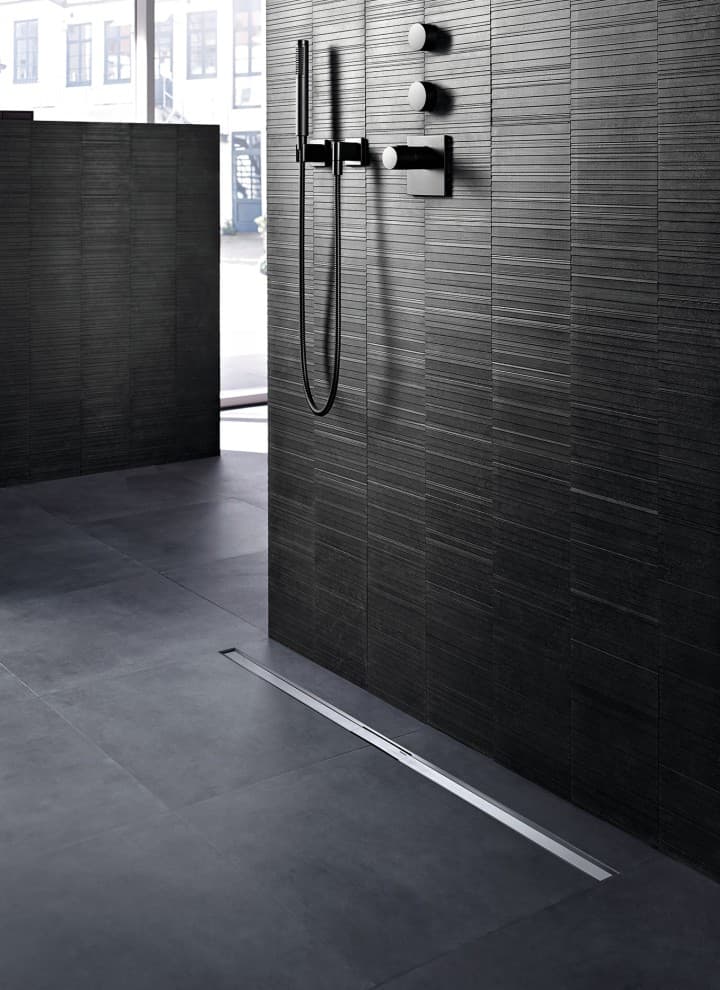 Douche de plain-pied avec caniveau de douche Geberit CleanLine Douche de plain-pied avec caniveau de douche Geberit CleanLine