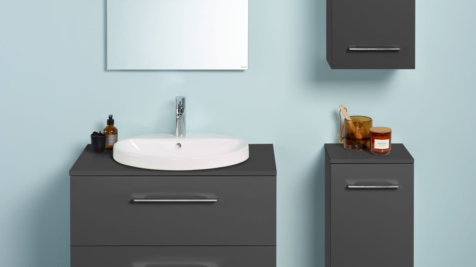 Option miroir Basic 40 cm associé à la gamme de salle de bains Selnova Option miroir Basic 40 cm associé à la gamme de salle de bains Selnova