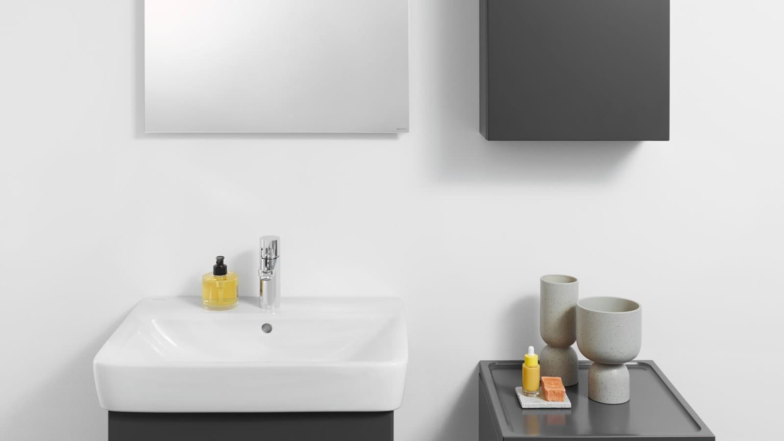 Option miroir Basic 60cm associé à la gamme de salle de bains Selnova Option miroir Basic 60cm associé à la gamme de salle de bains Selnova