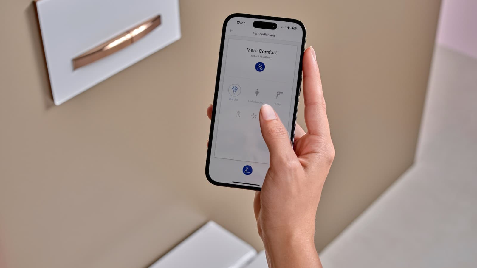 Met een handige app kunnen gebruikers geselecteerde wc’s en andere badkamerproducten van Geberit bedienen Met een handige app kunnen gebruikers geselecteerde wc’s en andere badkamerproducten van Geberit bedienen