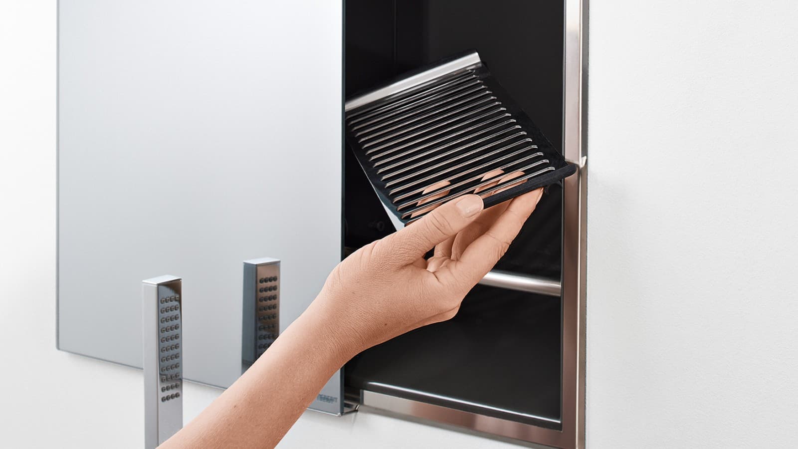 Solutions de douche Geberit ONE avec boîtier technique placé dans la cloison Solutions de douche Geberit ONE avec boîtier technique placé dans la cloison