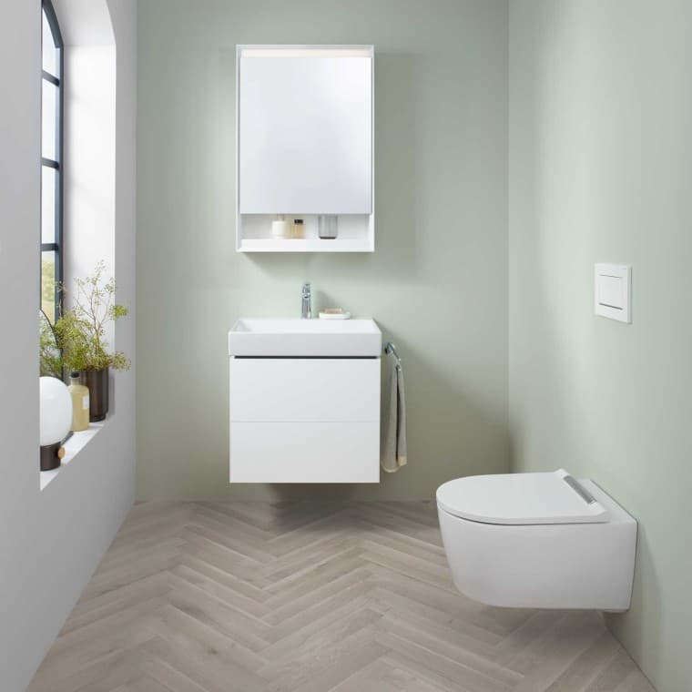 Une liberté de mouvement et un espace de rangement suffisants sont particulièrement importants dans une petite salle de bains. Avec Geberit ONE, une salle de bains d'invités peut être aménagée de manière esthétique et fonctionnelle. Une liberté de mouvement et un espace de rangement suffisants sont particulièrement importants dans une petite salle de bains. Avec Geberit ONE, une salle de bains d'invités peut être aménagée de manière esthétique et fonctionnelle.