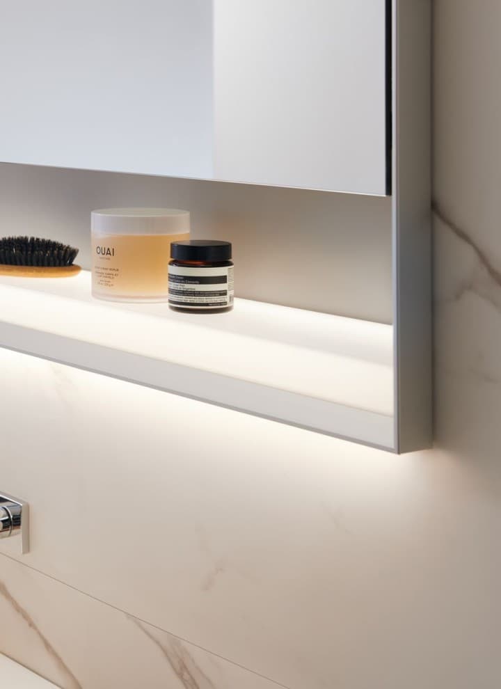 Geberit ONE armoire de toilette en aluminium en anodisé Geberit ONE armoire de toilette en aluminium en anodisé