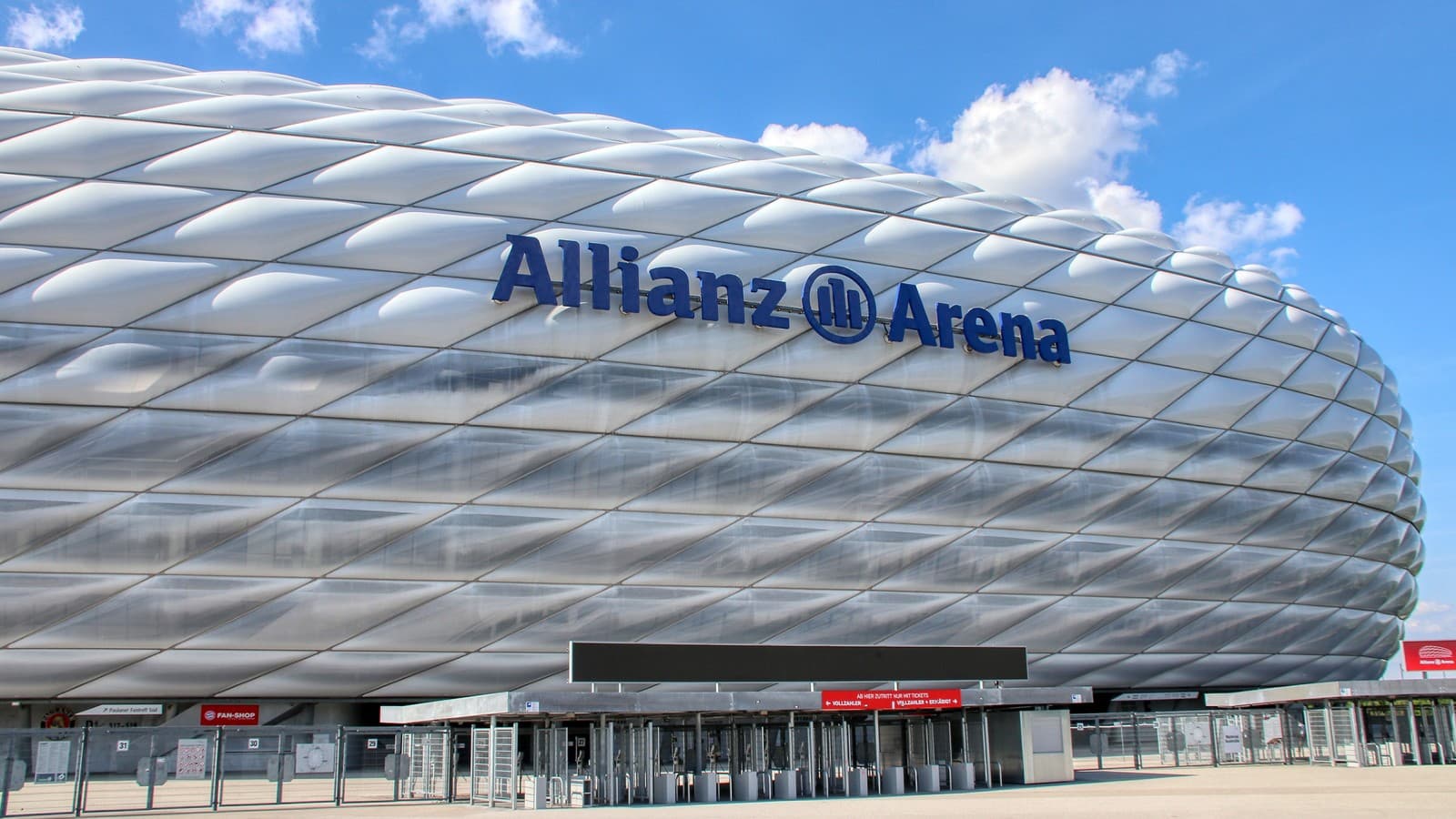Allianz Arena, Munich, Allemagne (© Pixabay) Allianz Arena, Munich, Allemagne (© Pixabay)