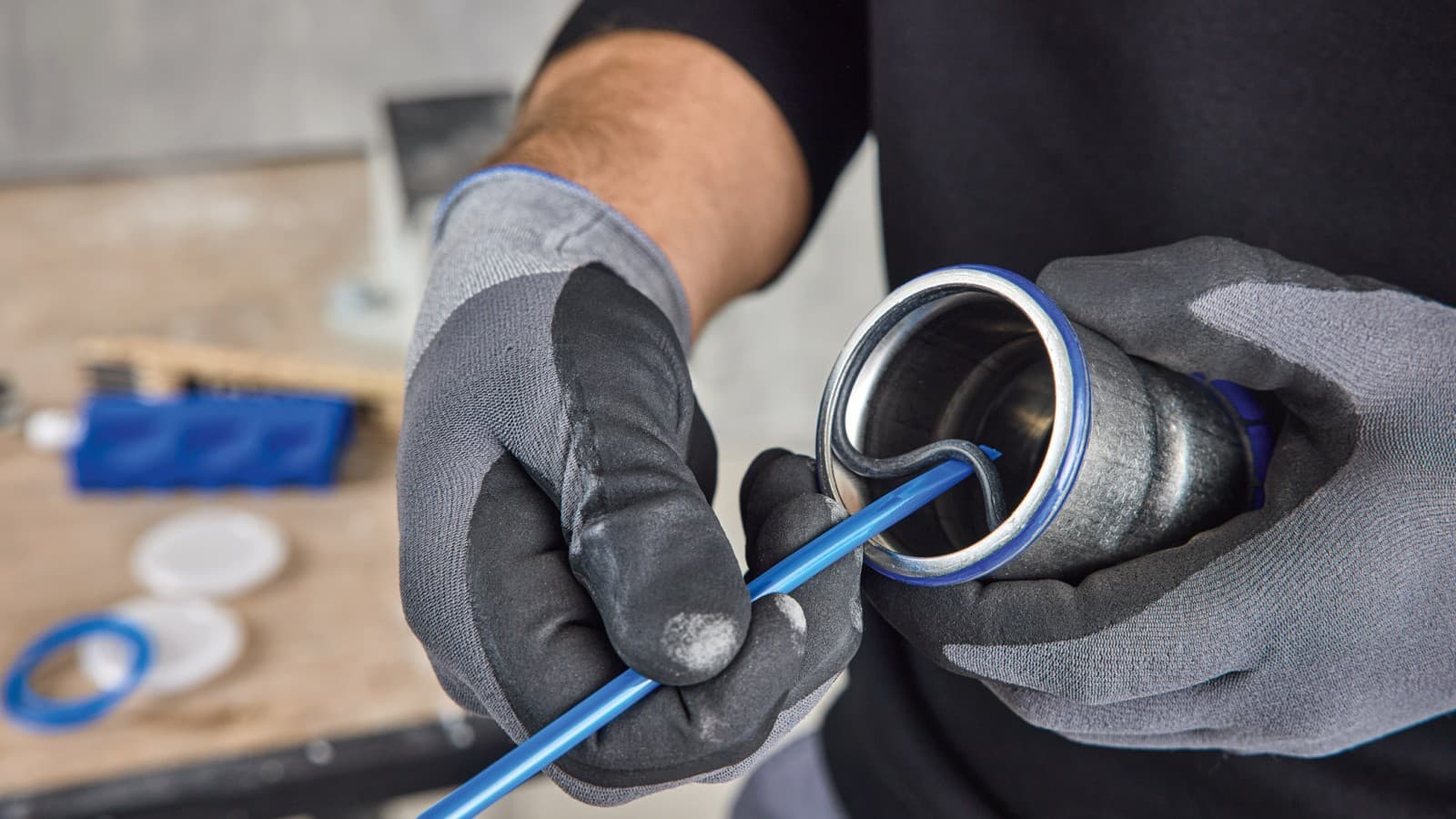 Remplacement du joint torique dans un raccord à sertir Geberit Mapress avec le vérin Geberit Remplacement du joint torique dans un raccord à sertir Geberit Mapress avec le vérin Geberit