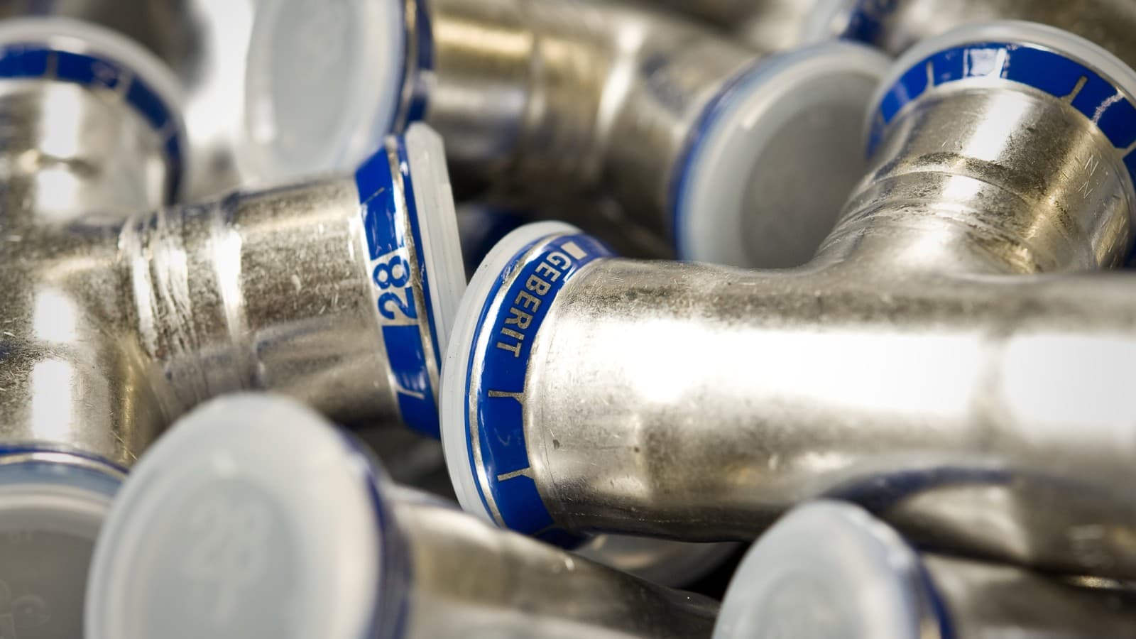 Geberit Mapress en acier inoxydable dans la production Geberit Mapress en acier inoxydable dans la production