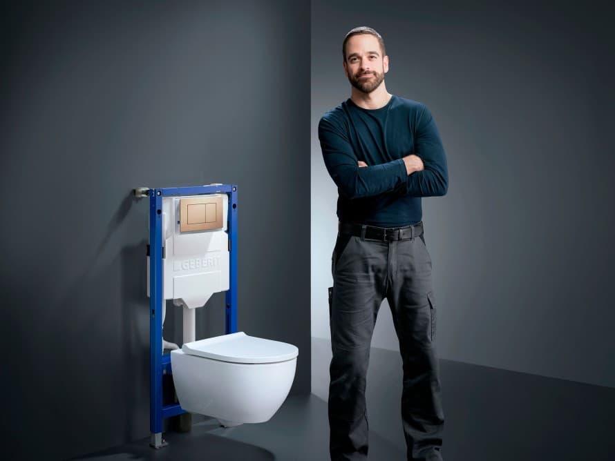 Installateur à côté du système pour WC de Geberit Installateur à côté du système pour WC de Geberit